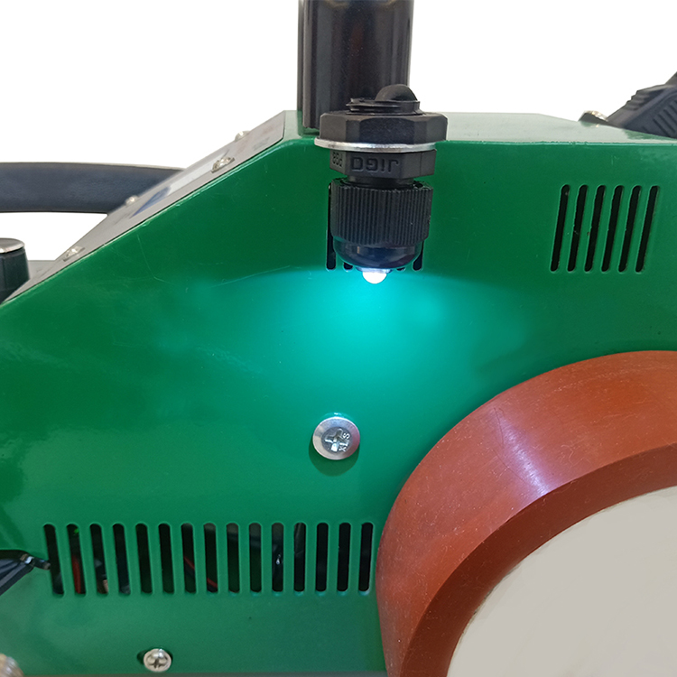 六渡喷绘拼接机自动行走不弯腰 网格灯布拼画机 黑底喷绘布拼接机